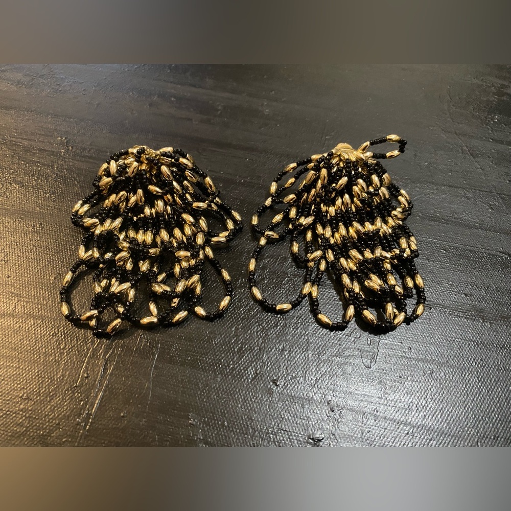 Vintage, chunky beaded earrings (clip on)